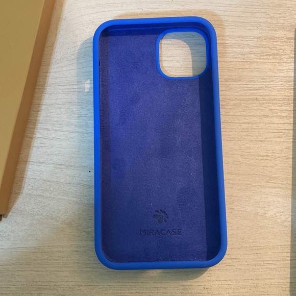 iPhone 13 6.1 case with tool kit and clear screen protector - Picture 4 of 6